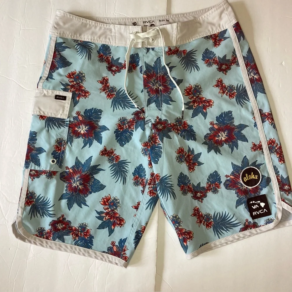 RVCA / Board shorts with a tropical floral print - Picture 1 of 10